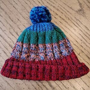 Boys knit beanie 3-6 months💙💚❤